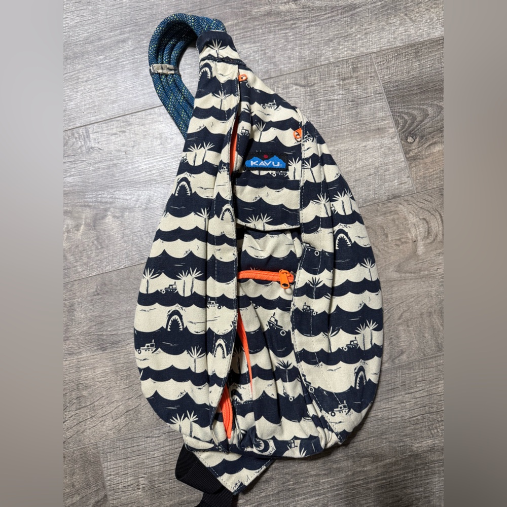 KAVU Sling Bag with Navy and Cream Waves